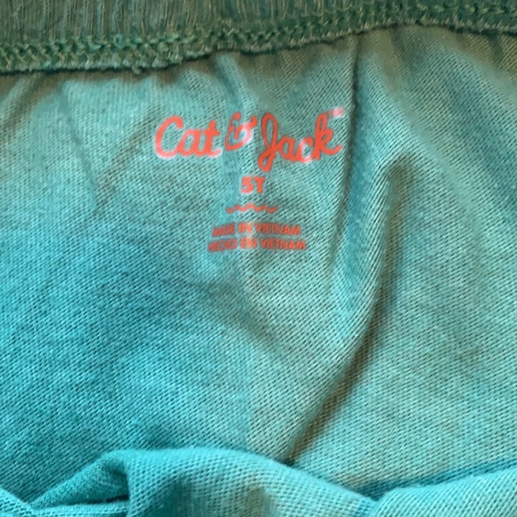 Shorts - Picture 2 of 3